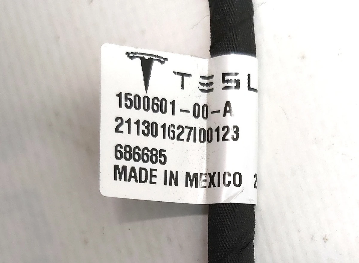 5 Амортизатор (привід електричний) кришки багажника лівий Tesla model Y 1500601-00-B