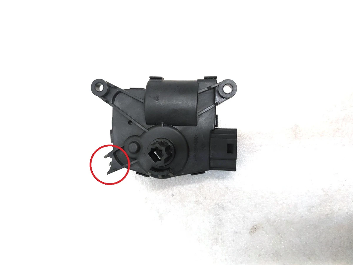 16 Сервопривод климатической установки (печки) Верх-Низ Tesla Model 3, Model Y 1500623-00-A