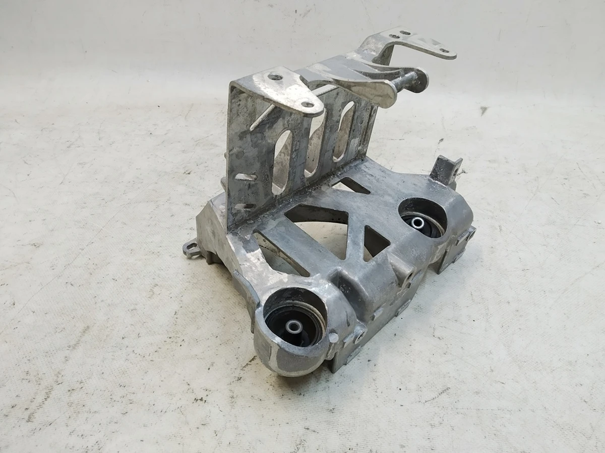 Кронштейн крепления АКБ в сборе поврежденный Tesla model 3, model Y 1119120-00-D