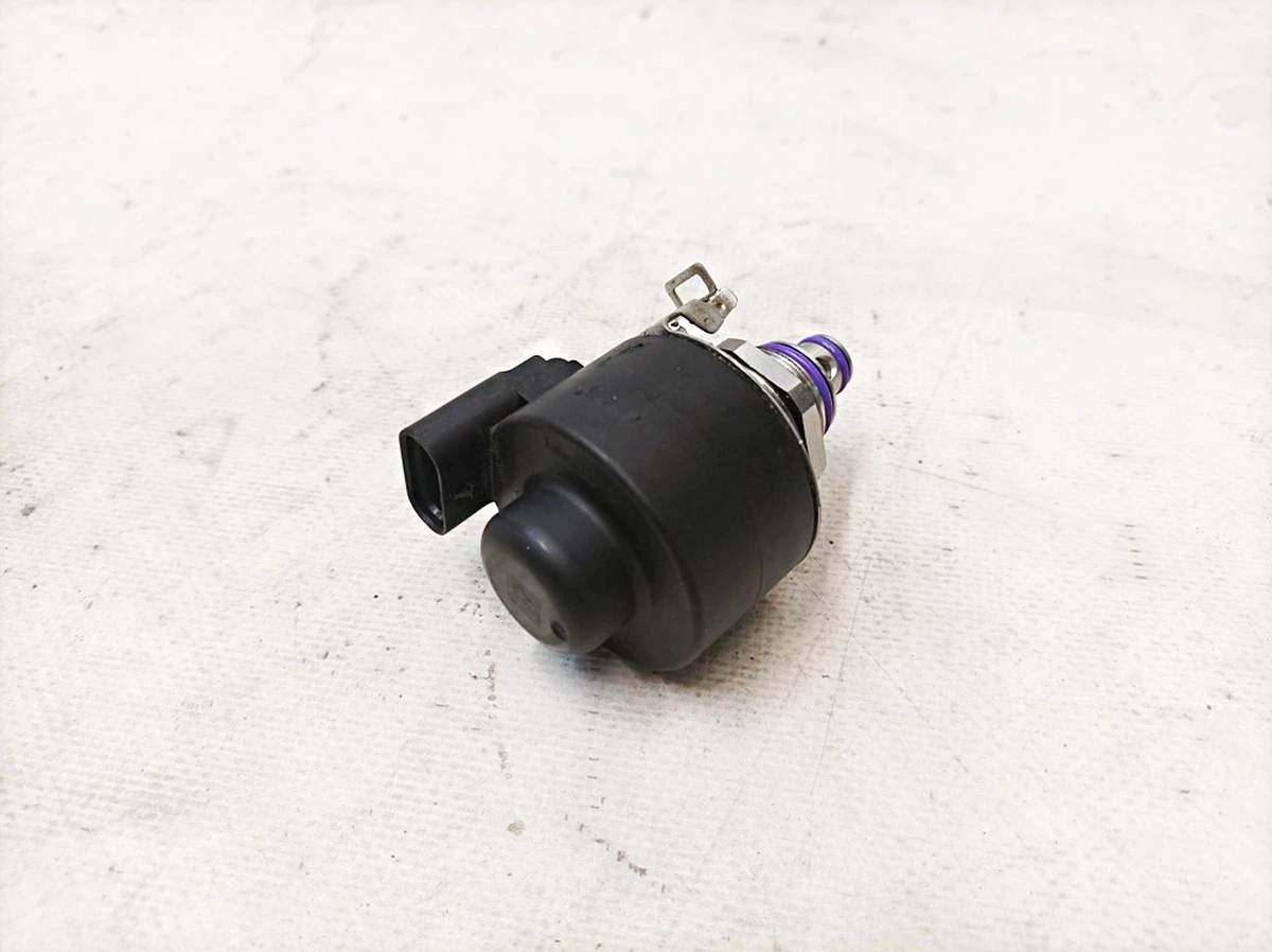 Клапан розширювальний із соленоїдом теплового насосу Tesla model 3 1501100-CR-C