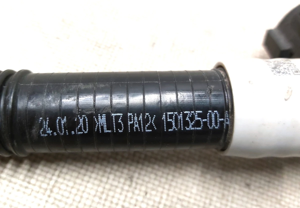 7 Патрубок радиатора выпускной правая сторона Tesla Model 3, Model Y 1501325-00-C