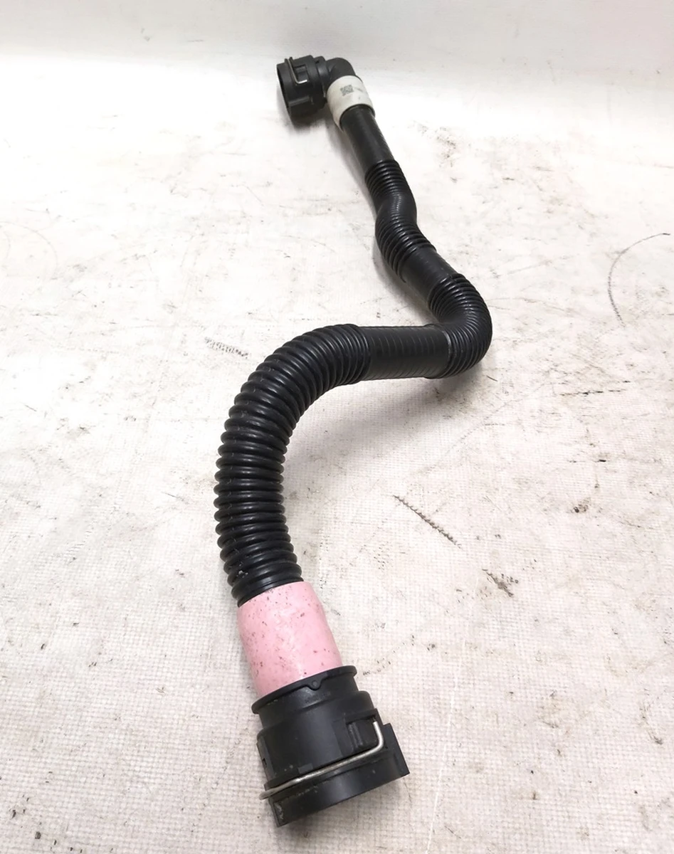 7 Патрубок радиатора выпускной правая сторона Tesla Model 3, Model Y 1501325-00-C