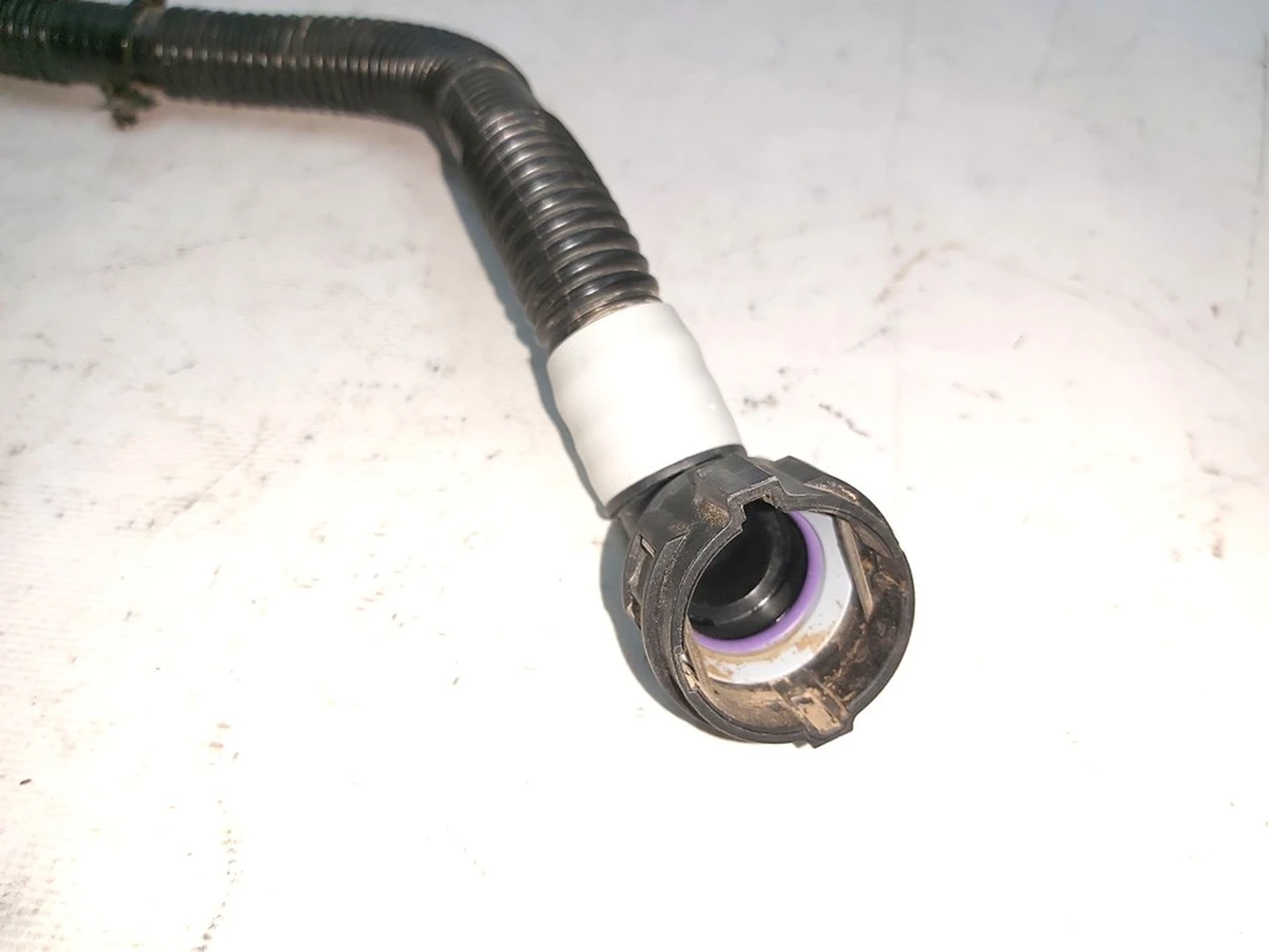 10 Патрубок системи охолодження Tesla model 3 1501345-00-B