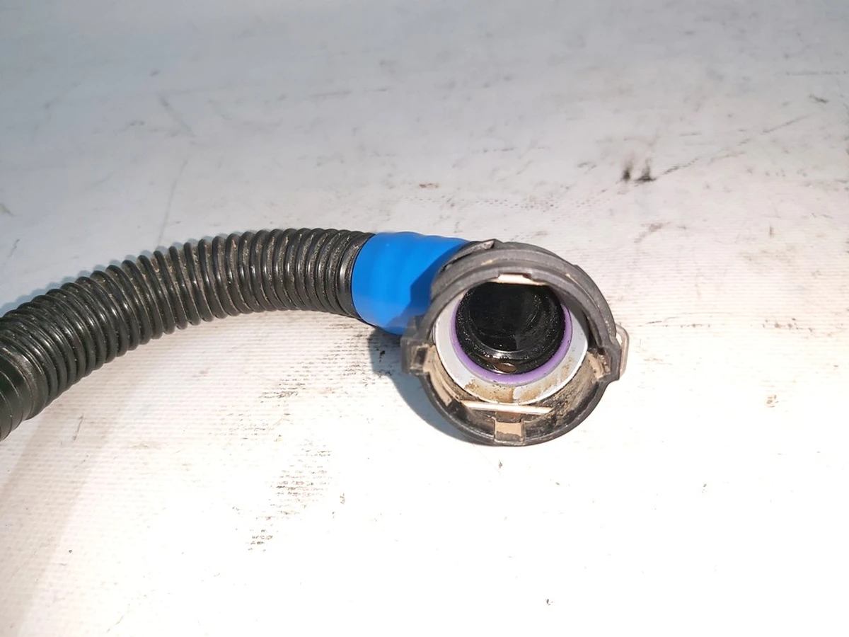 10 Патрубок системи охолодження Tesla model 3 1501345-00-B