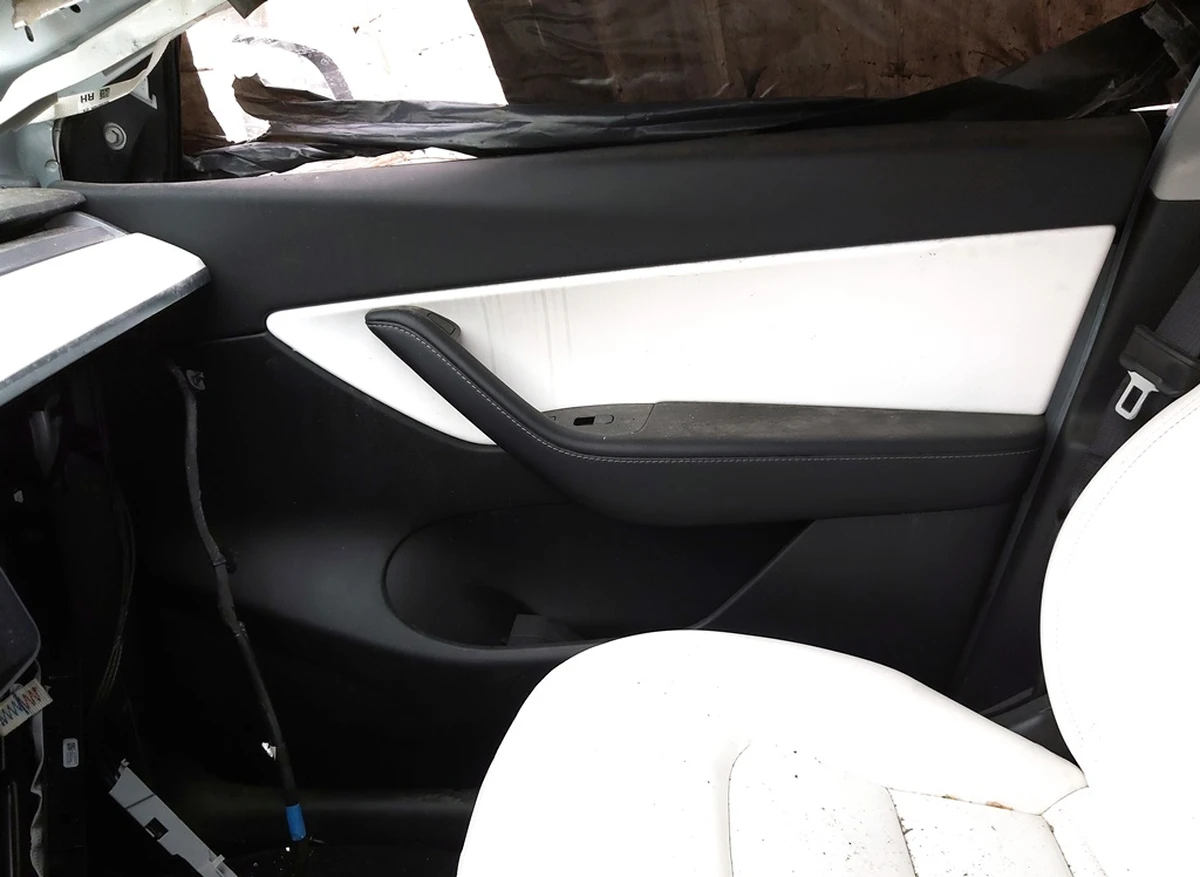 5 Дверь передняя правая PPSW без стекла в сборе Tesla Model Y 1501462-11-A