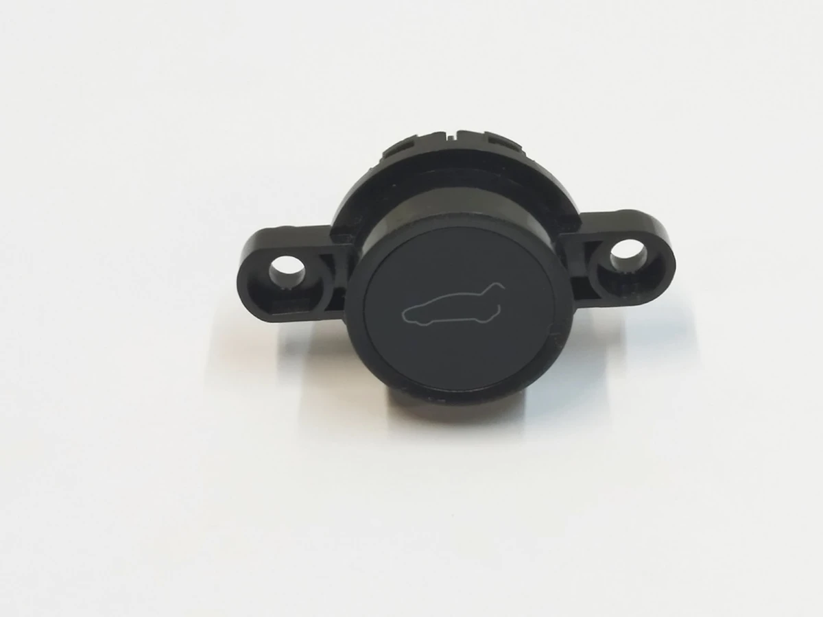 6 Кнопка закрытия крышки багажника Tesla model 3, model Y, model X 1501907-00-B