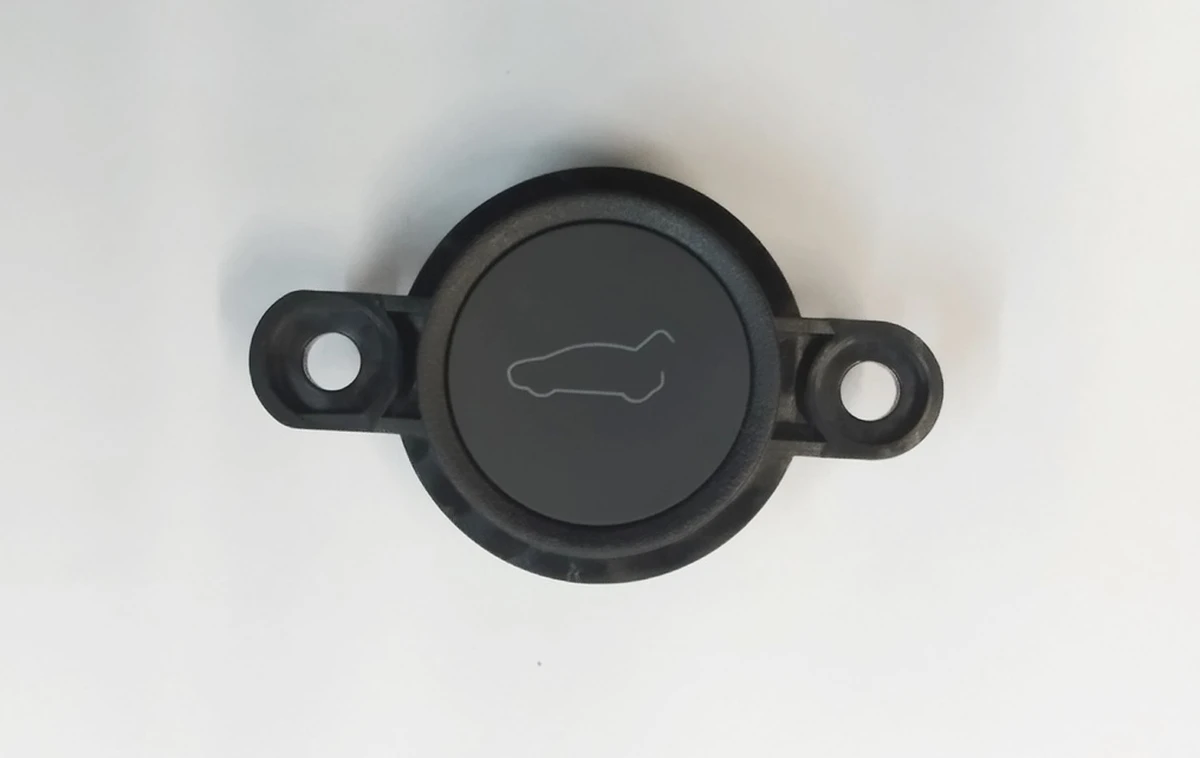6 Кнопка закрытия крышки багажника Tesla model 3, model Y, model X 1501907-00-B