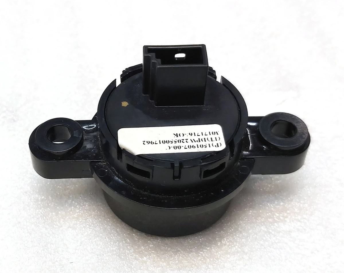 6 Кнопка закриття кришки багажника Tesla model 3, model Y, model X 1501907-00-B