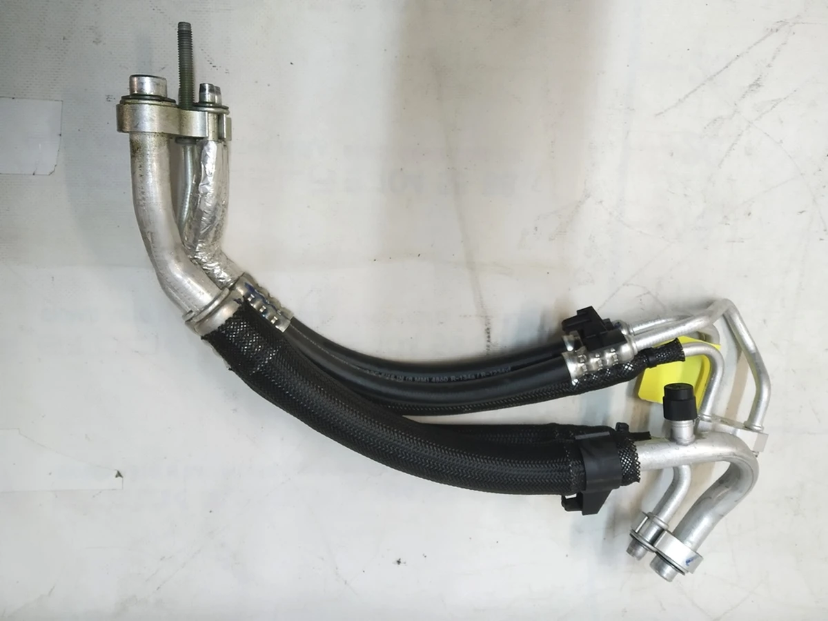 1 Трубопровід системи кондиціонера в зборі від Supermanifold до HVAC R1234yf Tesla model Y 1502022-00-E