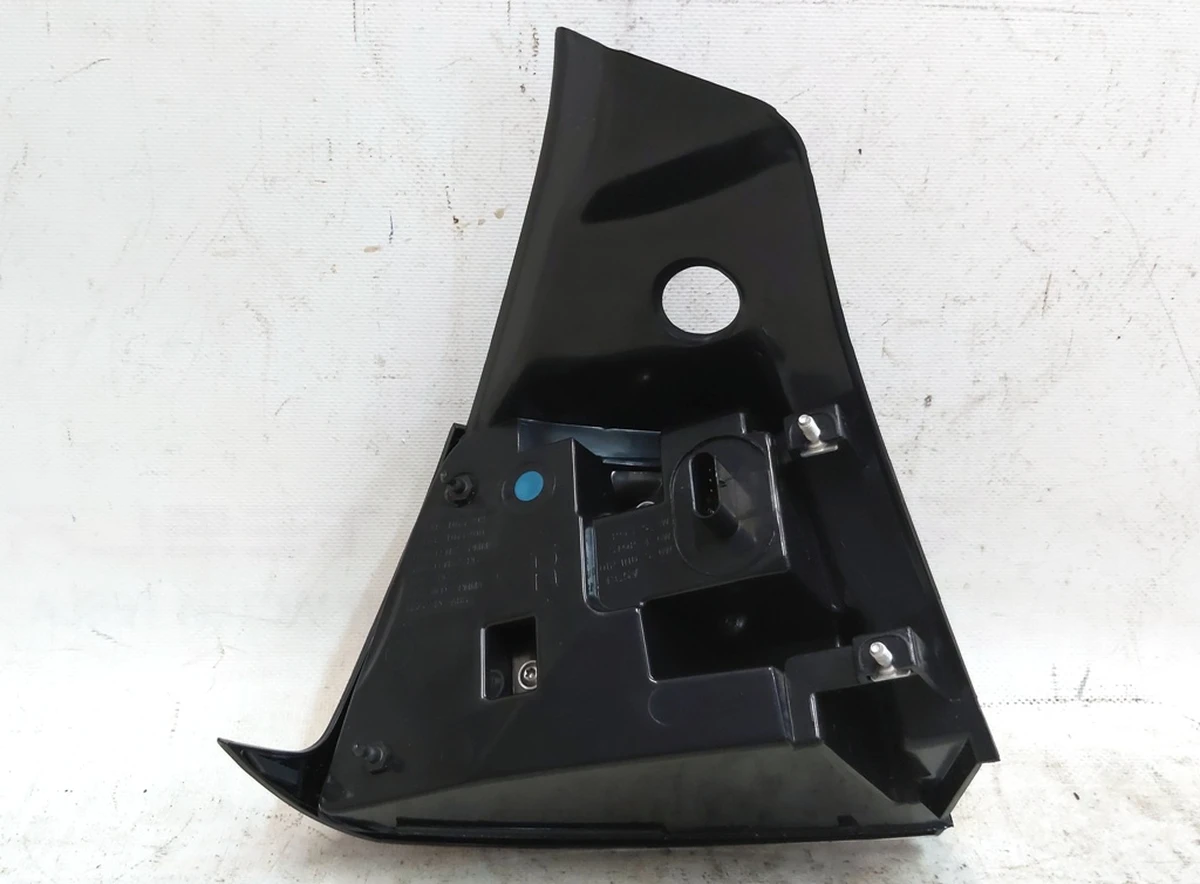 2 Ліхтар правий зовнішній GLOBAL (yellow) 4 pin Tesla model 3, model Y 1502087-00-D