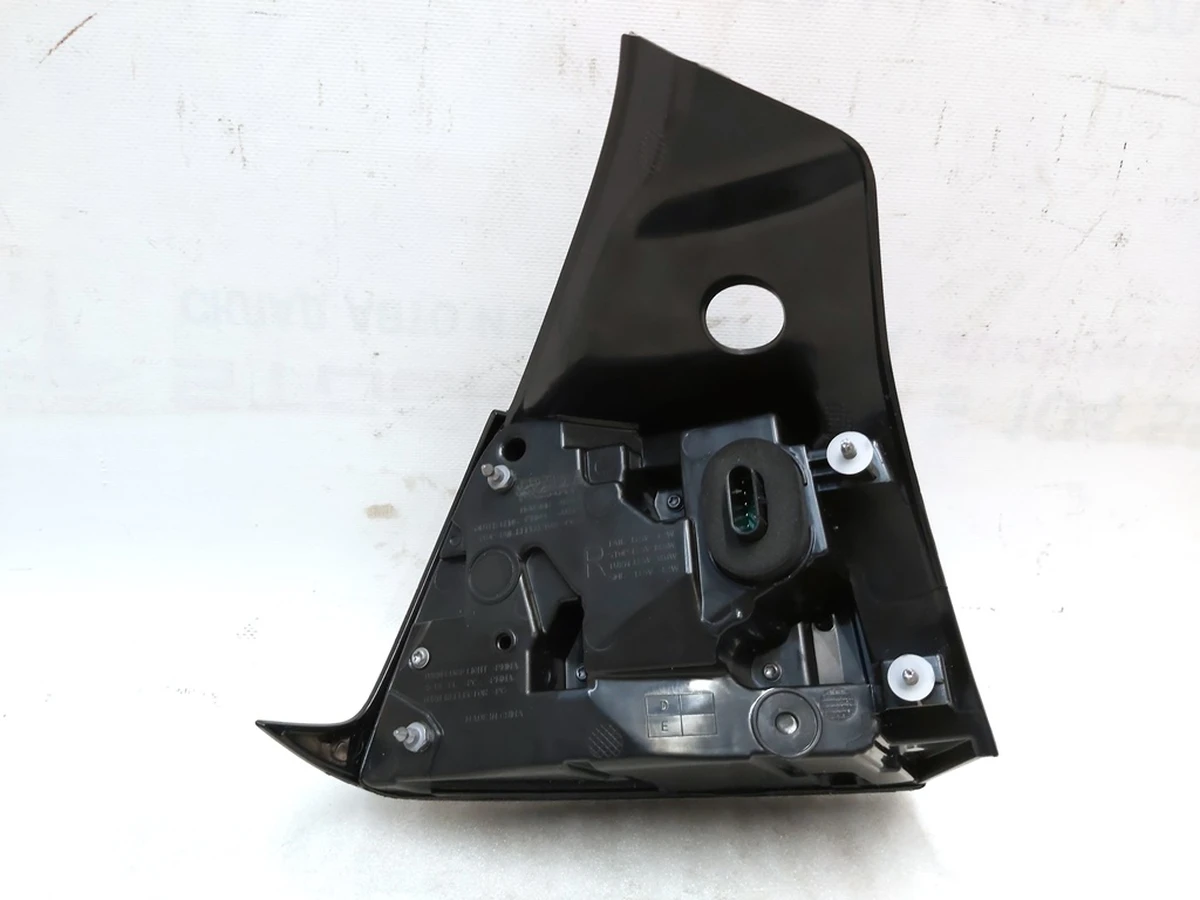 2 Фонарь правый наружный GLOBAL (yellow) 4 pin Tesla model 3, model Y 1502087-00-D