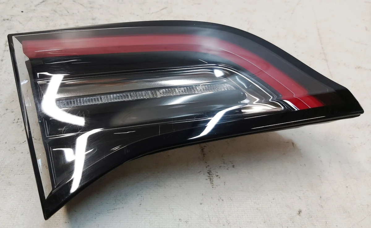 3 Фонарь левый внутрений GLOBAL 4 pin Tesla Model 3, Model Y 1502088-00-B