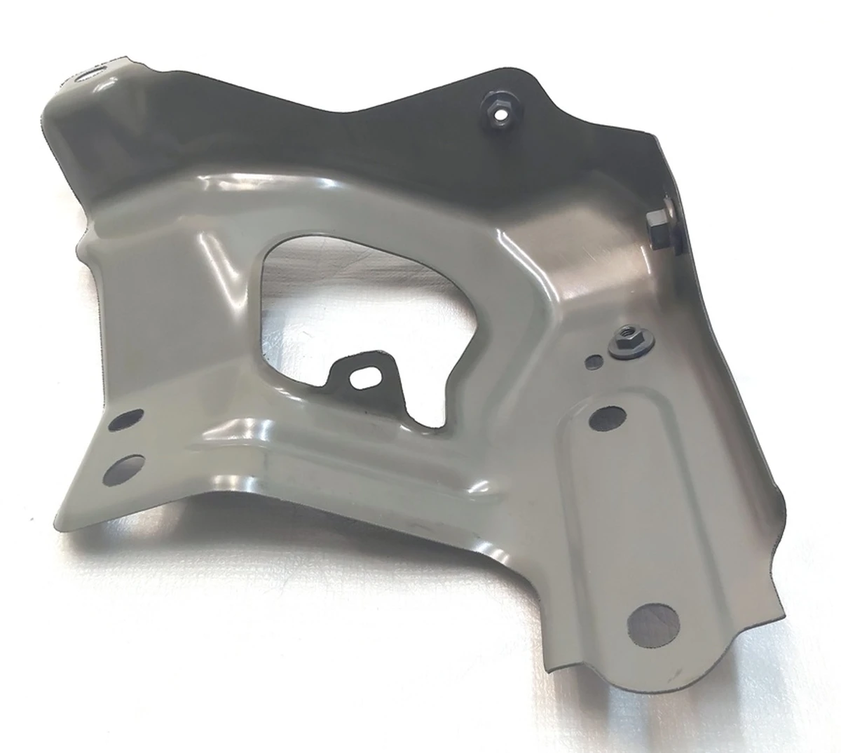 26 Кронштейн лонжерона правого крыла Tesla model Y 1487492-S0-A 1504590-S0-A