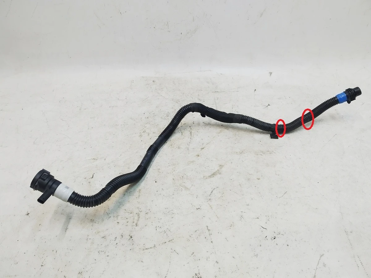 12 Патрубок системи охолодження (пошкодження) Tesla model 3, model Y 1504721-00-C 12 Патрубок системи охолодження (пошкодження) Tesla model 3, model Y 1504721-00-C