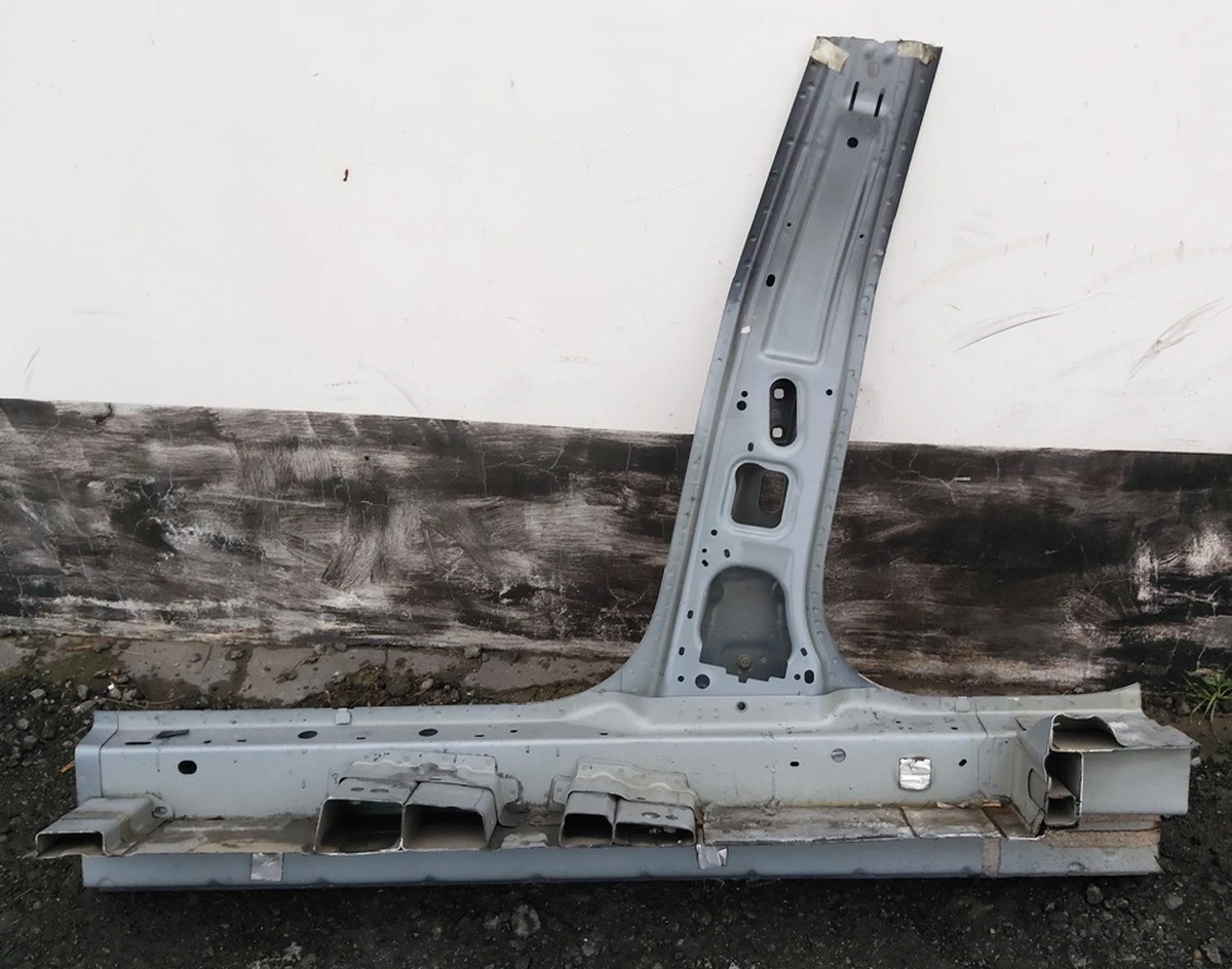 3 Кузовна панель правої стійки B (середньої) у зборі PMNG Tesla model 3 1504888-S0-A