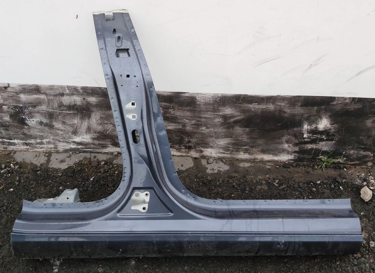 3 Кузовна панель правої стійки B (середньої) у зборі PMNG Tesla model 3 1504888-S0-A