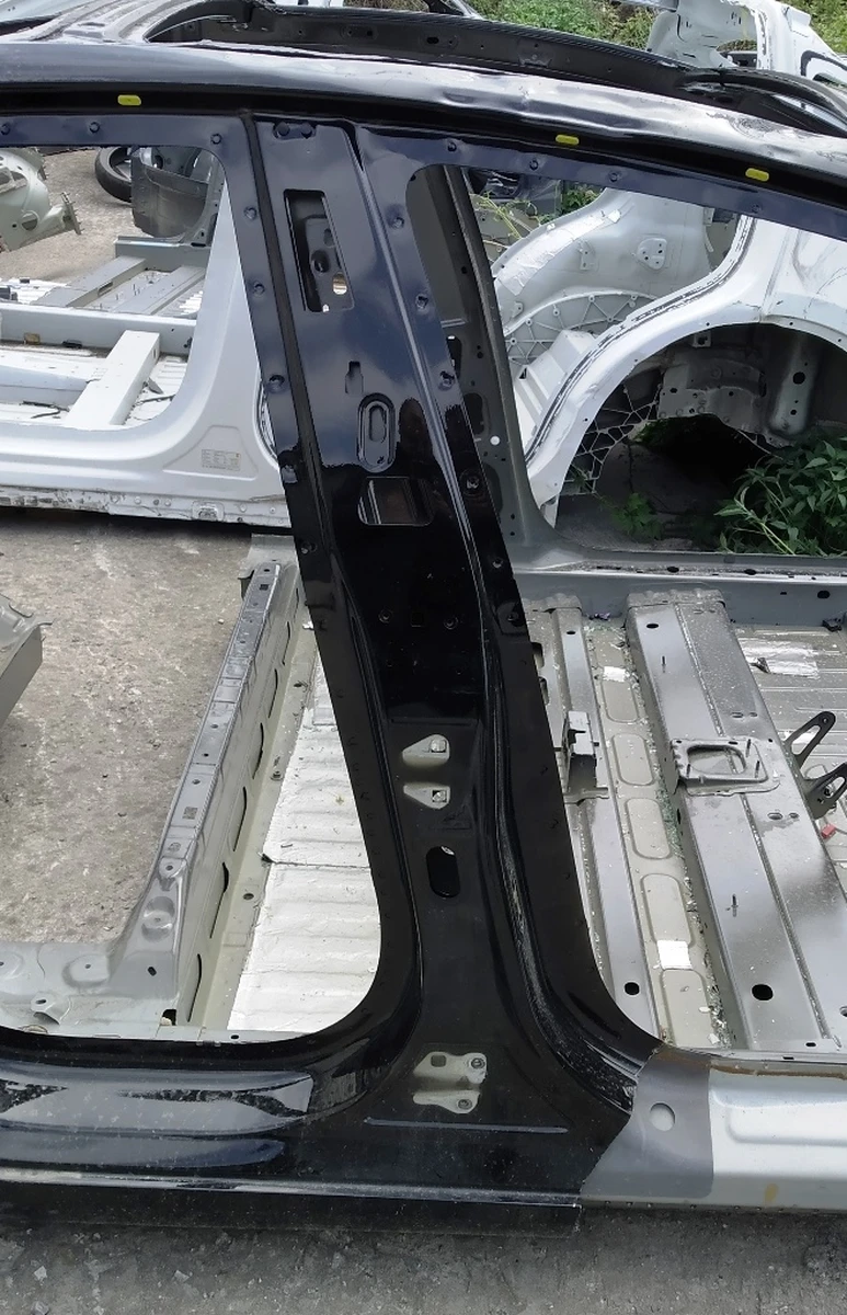 3 Кузовная панель правой стойки B (средней) в сборе Tesla model 3 1504888-S0-A