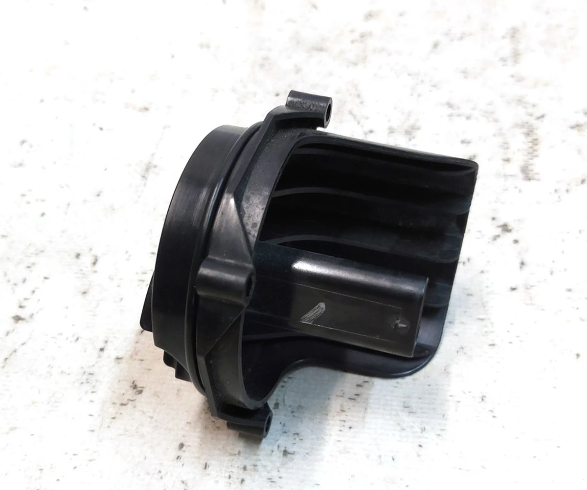 Заглушка охолоджувальної рідини розширювального бачка Tesla model 3 1506579-00-A