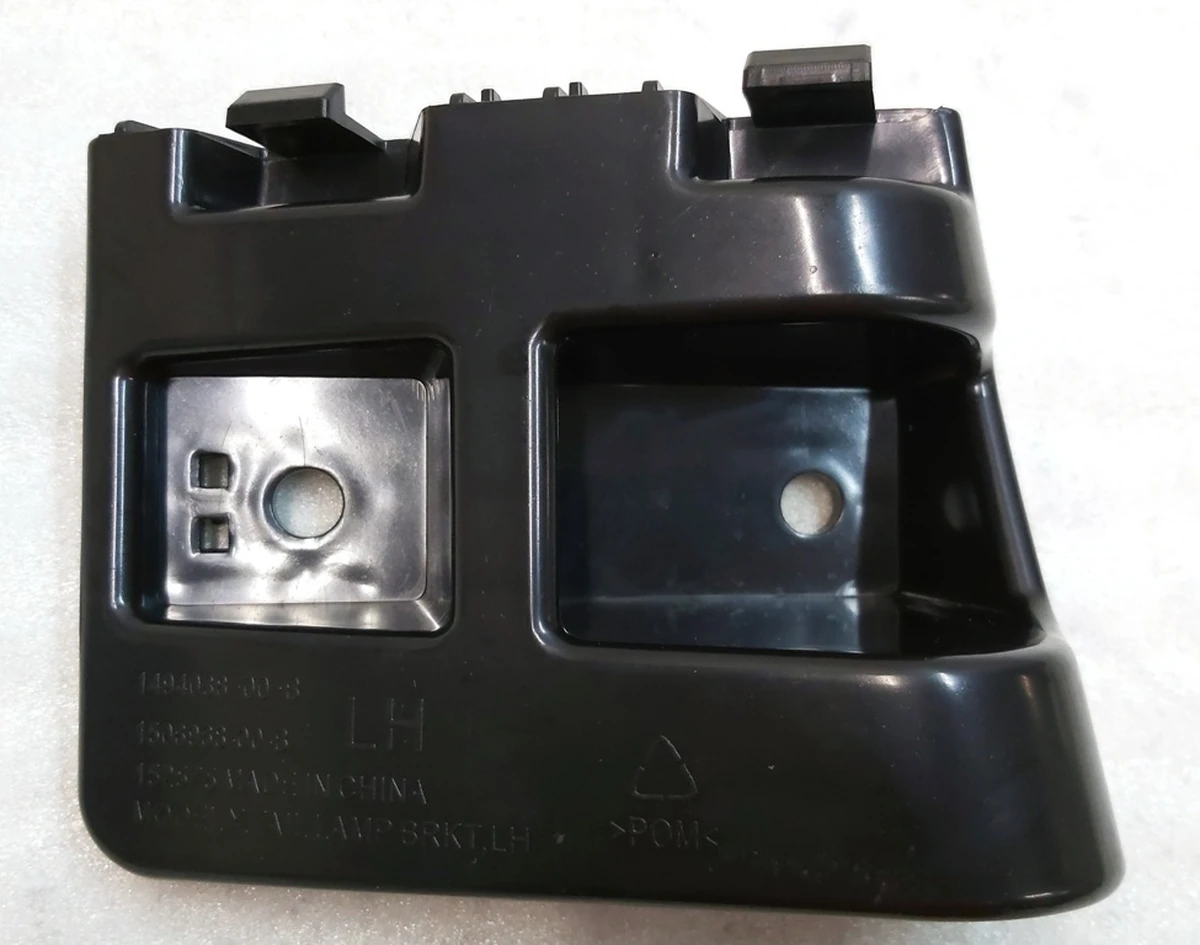 Кронштейн ліхтаря заднього лівого Tesla model Y 1506968-00-D