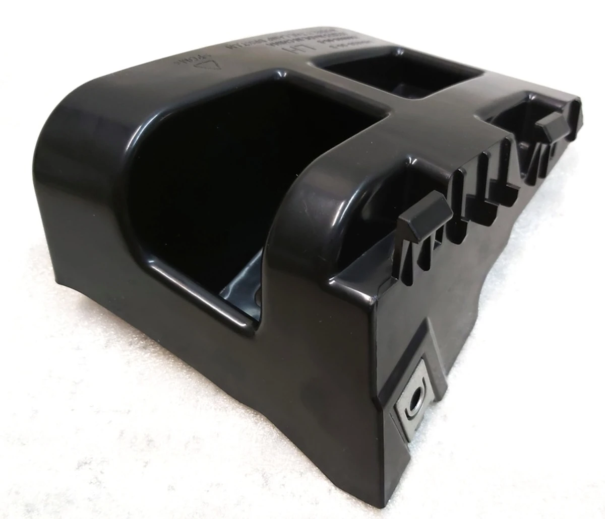 Кронштейн ліхтаря заднього лівого Tesla model Y 1506968-00-D