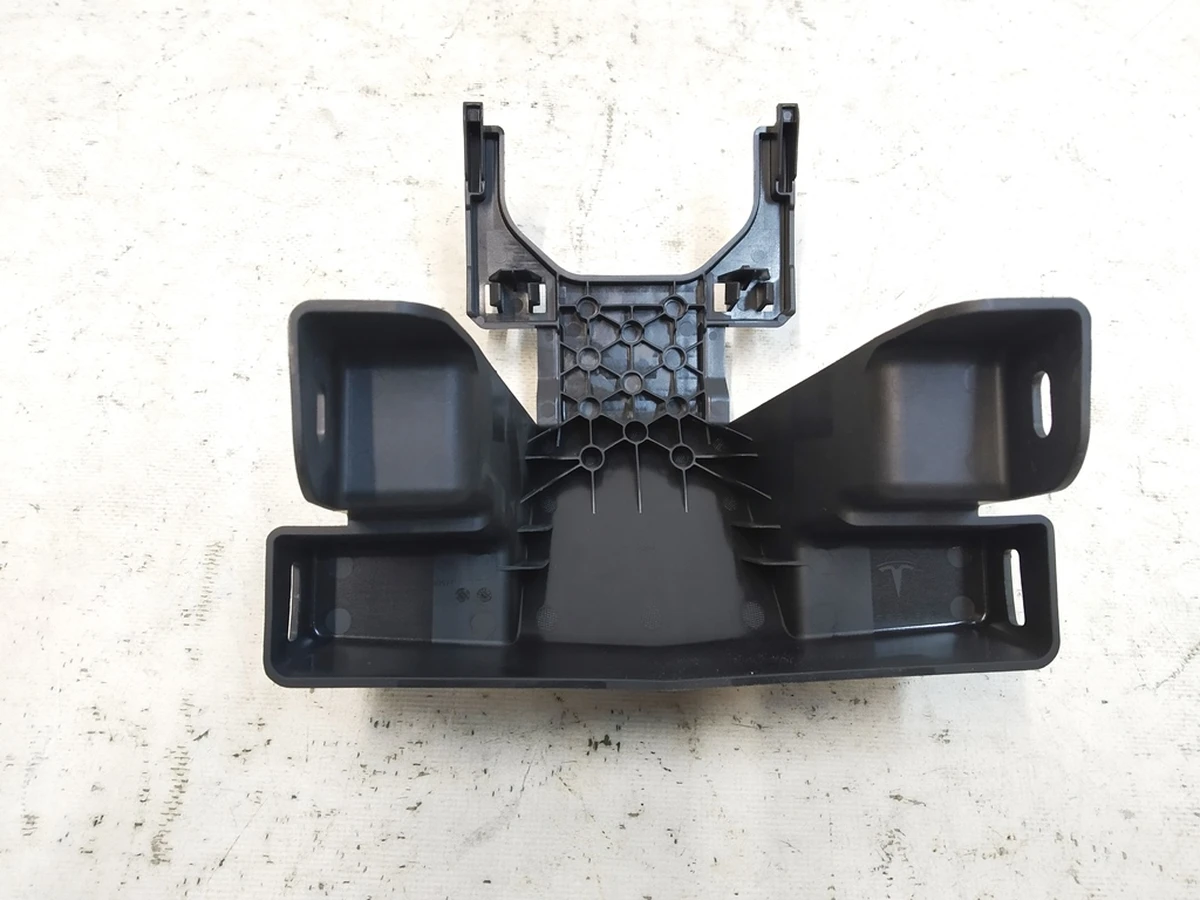 16 Plastic bracket 1R PODIUM ASSY, MODEL Y 1490674-98-D