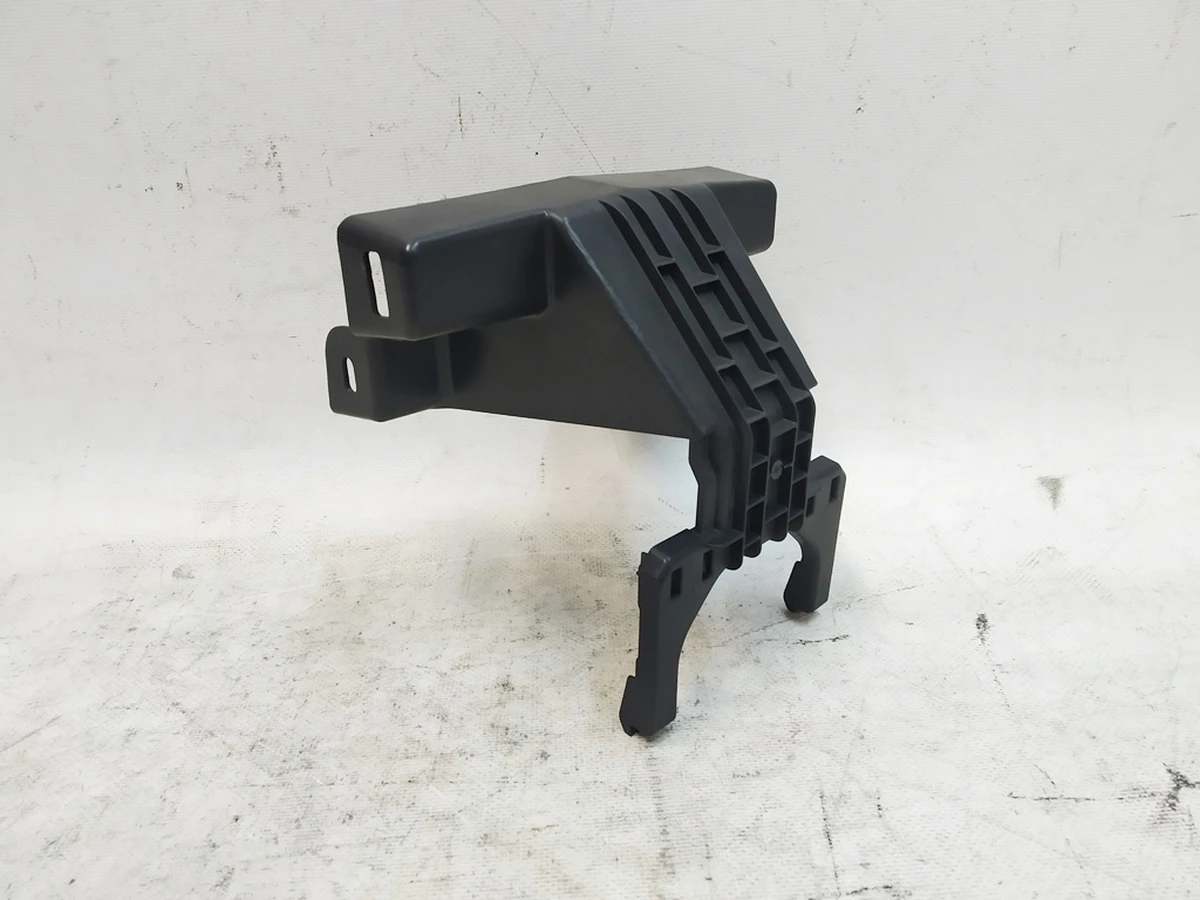 16 Plastic bracket 1R PODIUM ASSY, MODEL Y 1490674-98-D