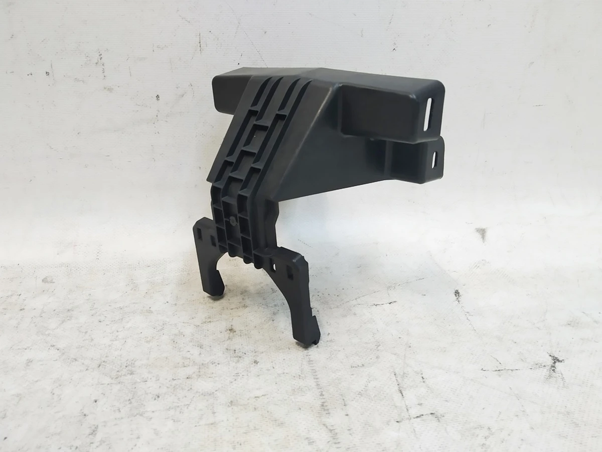 16 Plastic bracket 1R PODIUM ASSY, MODEL Y 1490674-98-D