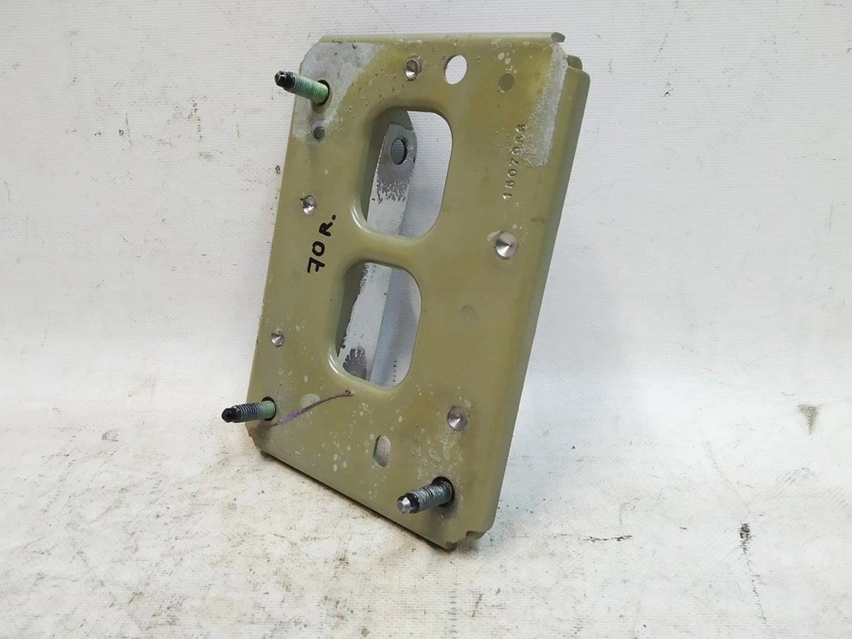 2 MY ASY-PLATE-MY BUMPER MTG RR RH SVC E-COATED Tesla model Y 1507956-S0-A