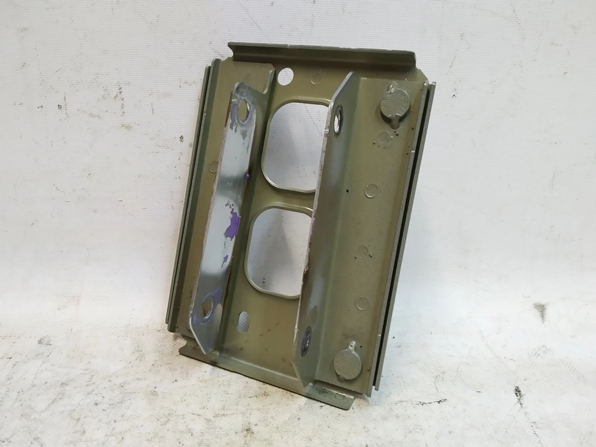 2 MY ASY-PLATE-MY BUMPER MTG RR RH SVC E-COATED Tesla model Y 1507956-S0-A