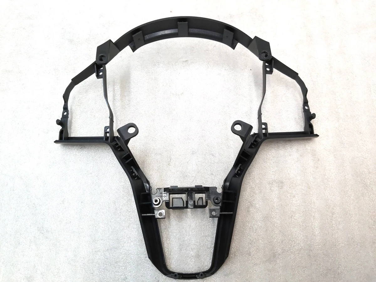 10 Корпус декоративный подушки безопасности водителя на рулевом колесе Tesla model Y 1508162-00-B