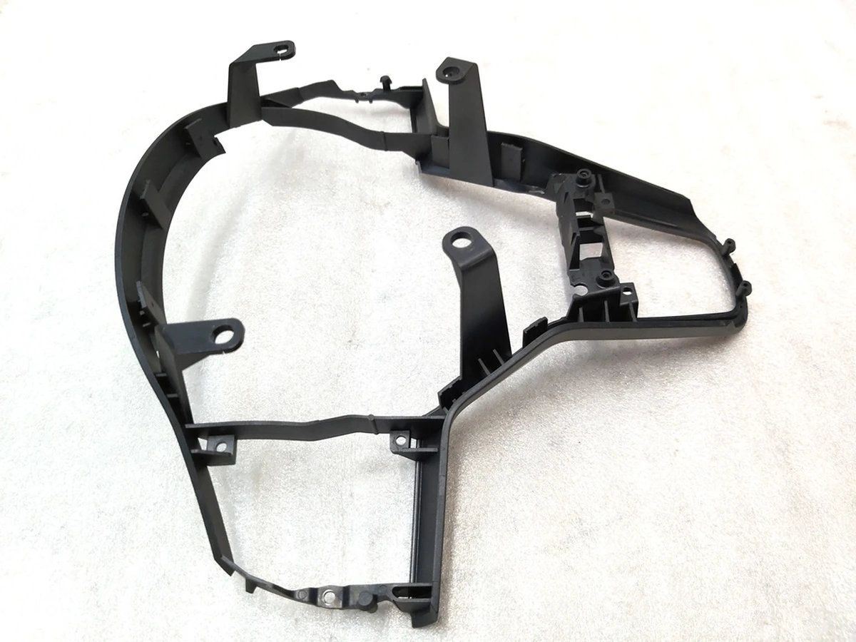 10 Корпус декоративный подушки безопасности водителя на рулевом колесе Tesla model Y 1508162-00-B