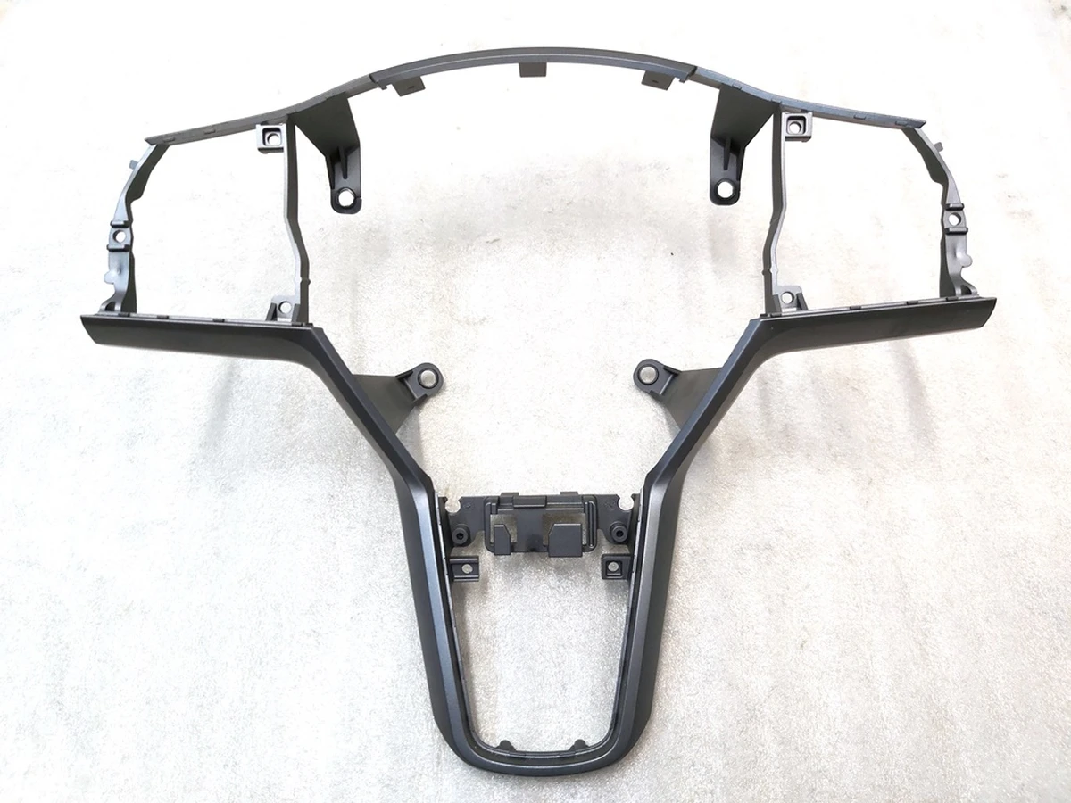 10 Корпус декоративный подушки безопасности водителя на рулевом колесе Tesla model Y 1508162-00-B