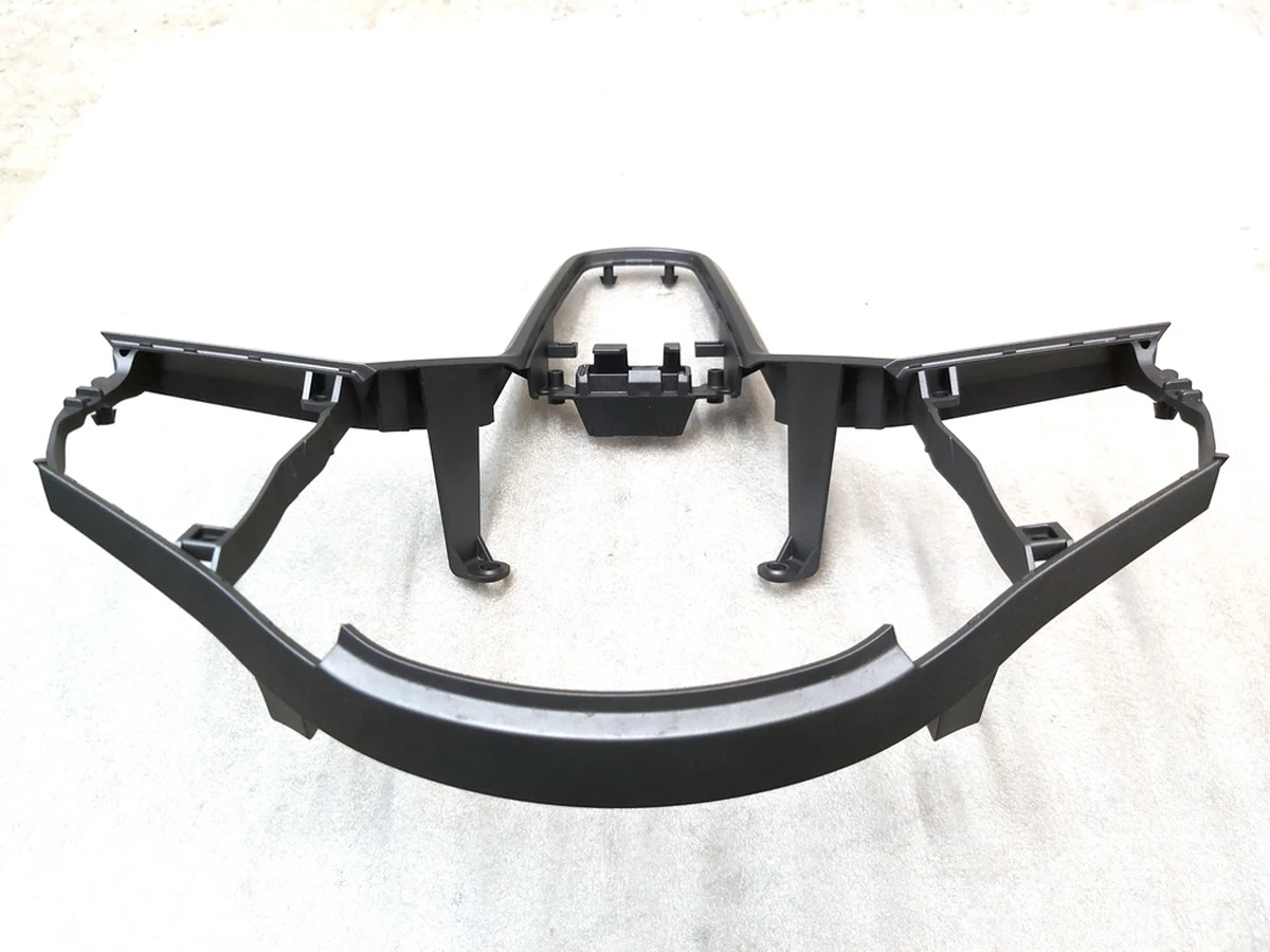 10 Корпус декоративный подушки безопасности водителя на рулевом колесе Tesla model Y 1508162-00-B