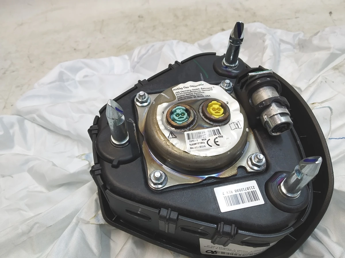 1 M3 - DRIVER AIRBAG ASSEMBLY  (restoration) Tesla model 3, model Y 1508347-00-C