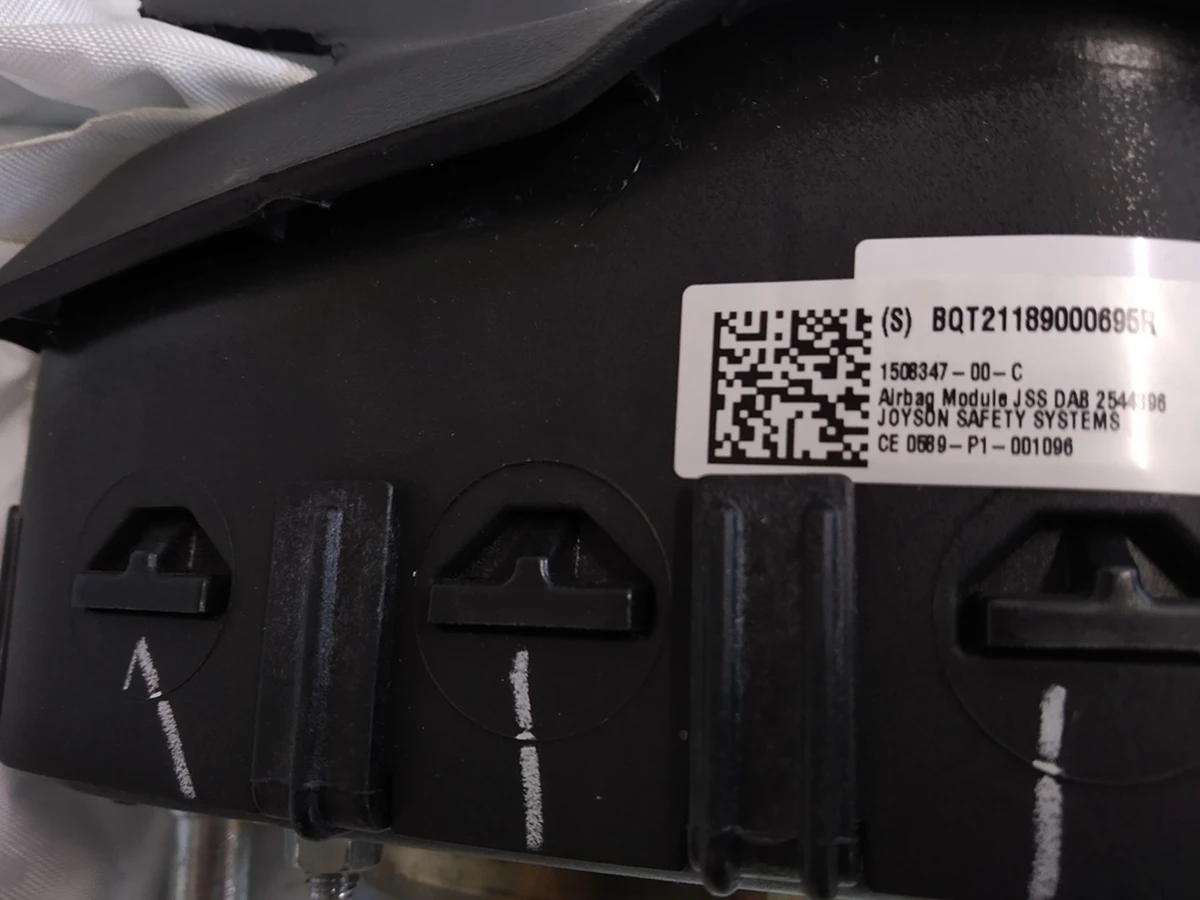 1 M3 - DRIVER AIRBAG ASSEMBLY  (restoration) Tesla model 3, model Y 1508347-00-C