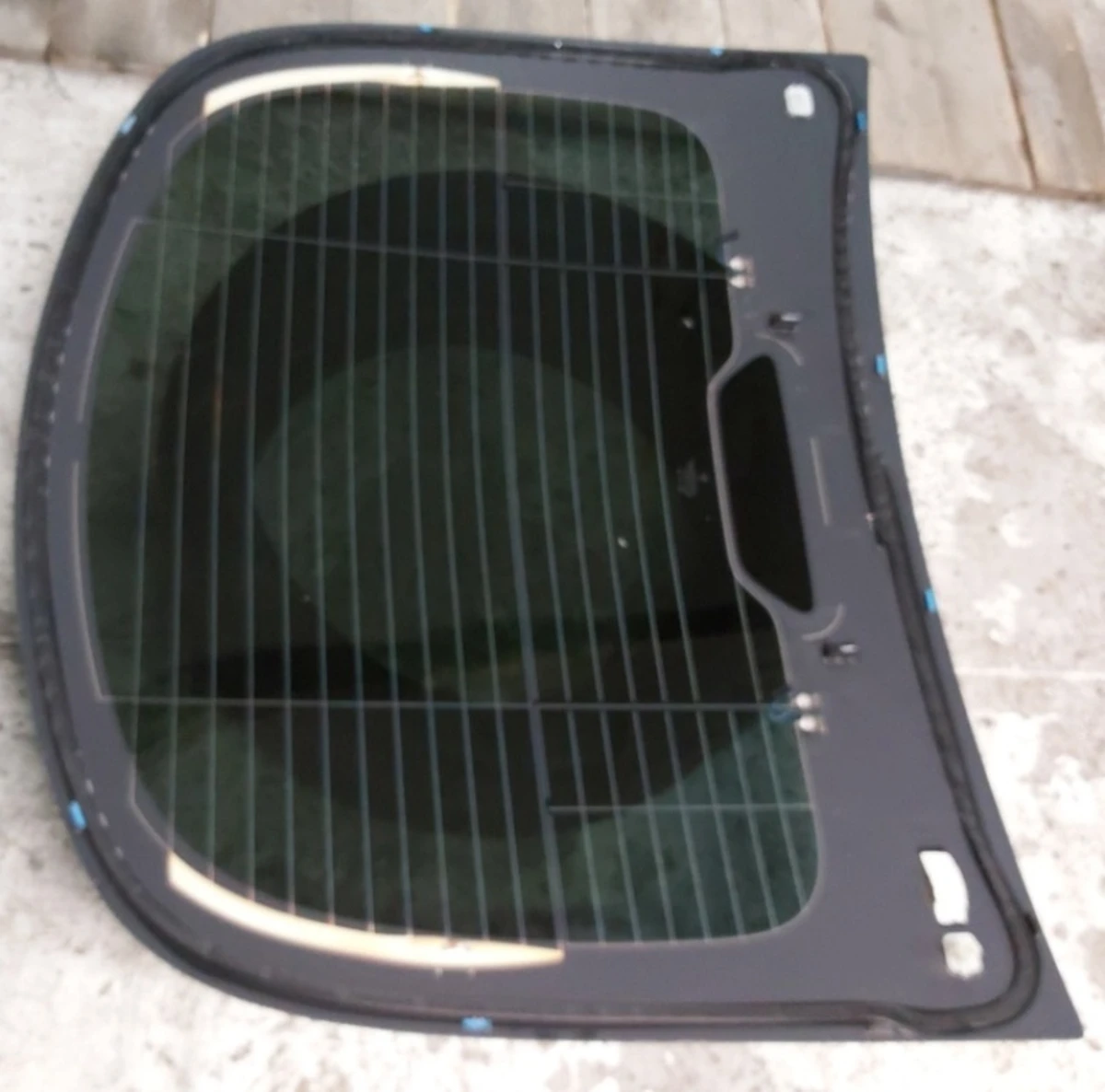 7 Стекло панорамы заднее с подогревом Tesla model Y 1509126-00-F