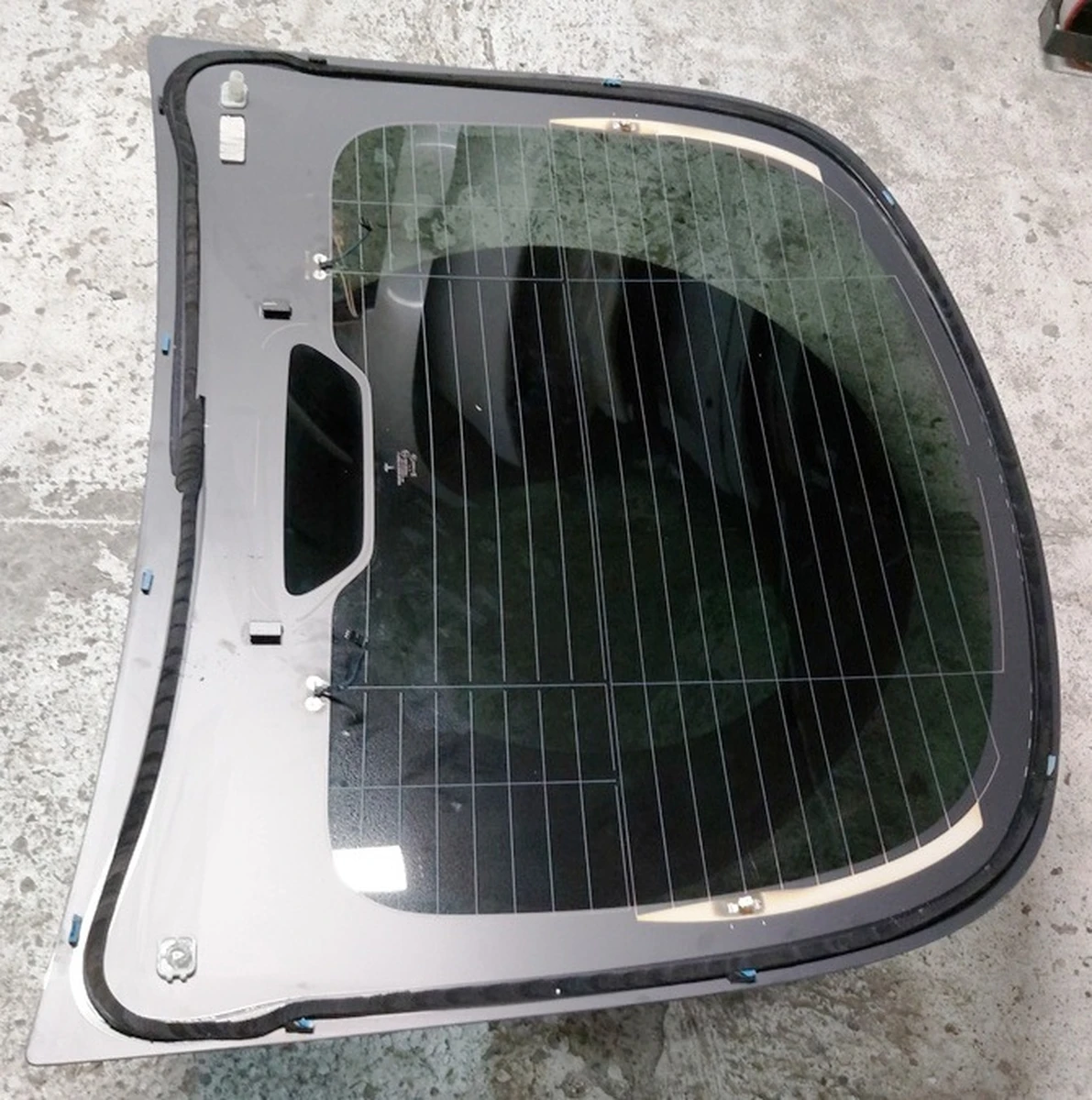 7 Стекло панорамы заднее с подогревом Tesla model Y 1509126-00-F