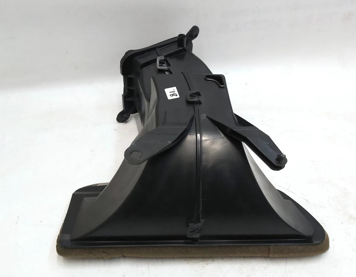 3 Повітрозабірник пічки (кліматичної установки) зовнішній впускний Tesla Model Y 1509536-00-B