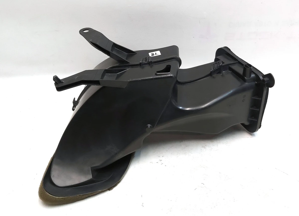 3 Повітрозабірник пічки (кліматичної установки) зовнішній впускний Tesla Model Y 1509536-00-B