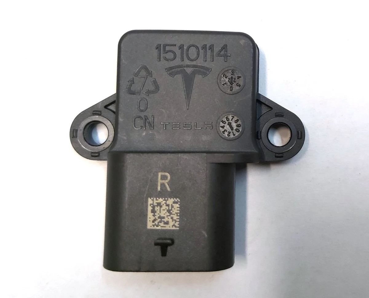 4 Датчик Холла двери передней задней правой Tesla Model 3, Model Y 1510113-02-A