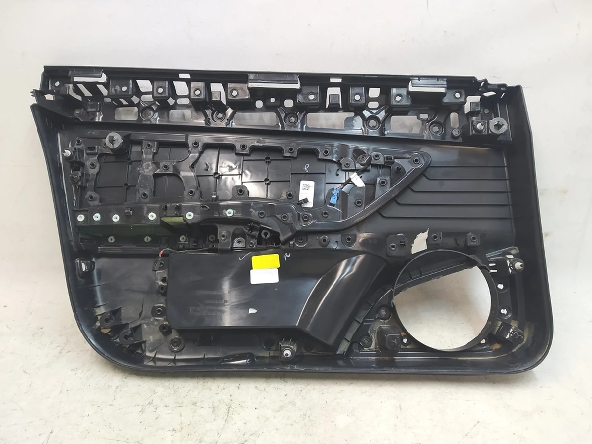 1 Карта дверей передньої правої PREM BLACK (обшивка верх м'який низ пластик) з блоком склопід (матовий) Tesla model 3 1514769-89-B