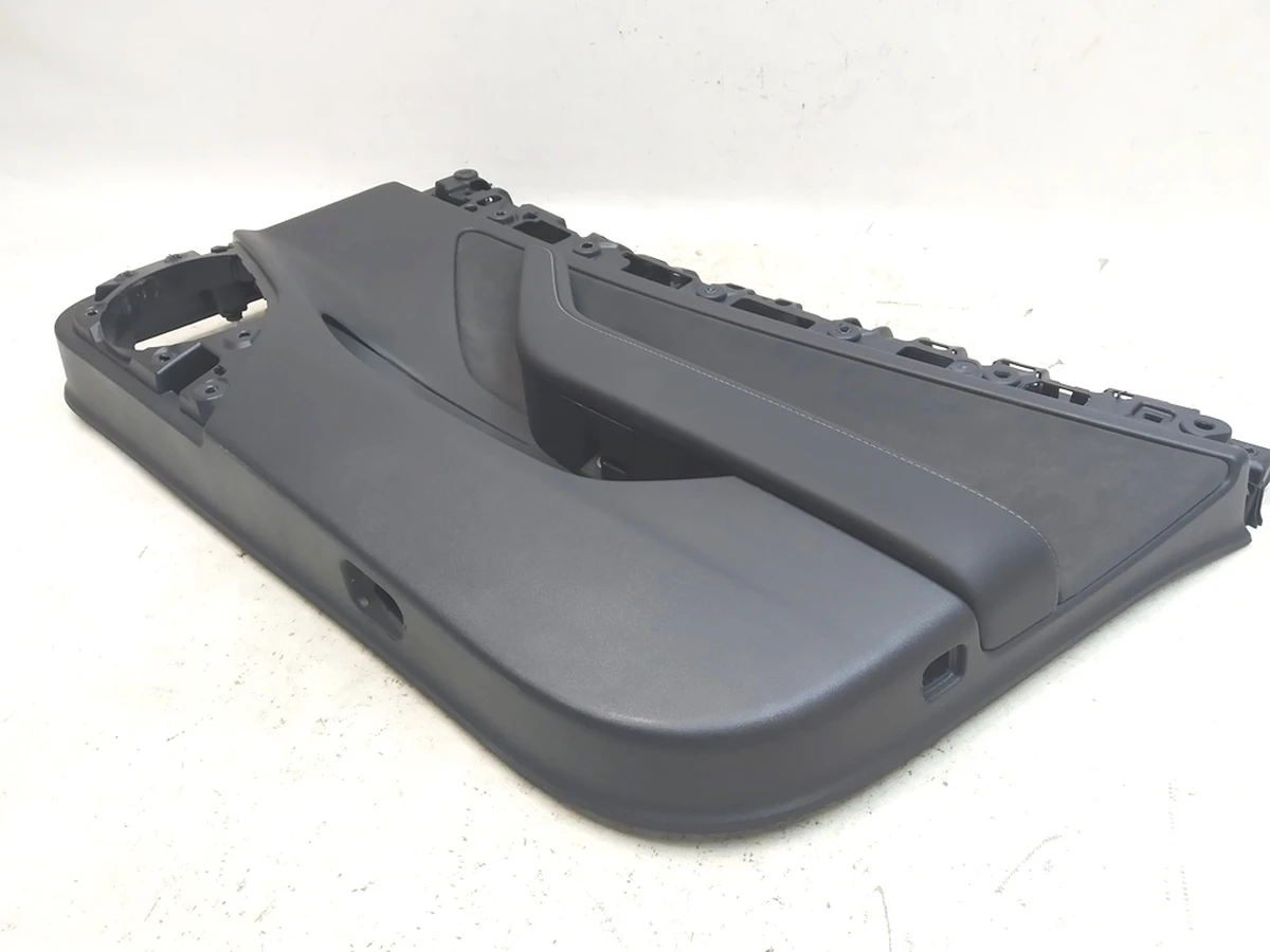 1 Карта дверей передньої правої PREM BLACK (обшивка верх м'який низ пластик) з блоком склопід (матовий) Tesla model 3 1514769-89-B