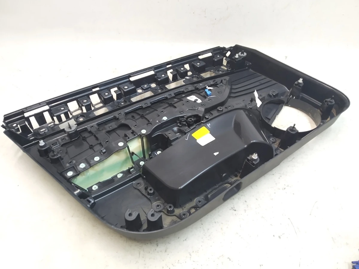 1 Карта дверей передньої правої PREM BLACK (обшивка верх м'який низ пластик) з блоком склопід (матовий) Tesla model 3 1514769-89-B