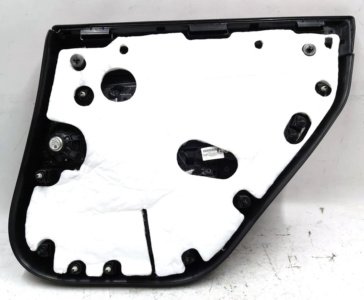 1 Карта двери задней левой в сборе PREM BLACK с повреждением Tesla model 3 1514770-21-A