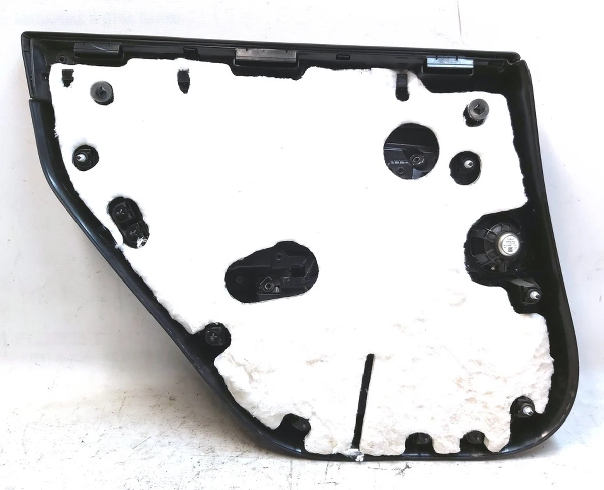 11 Карта дверей задніх правих PREM BLACK (обшивка верх м'який низ пластик) c блоком склопід.(матовий) Tesla model 3 1514771-23-B.