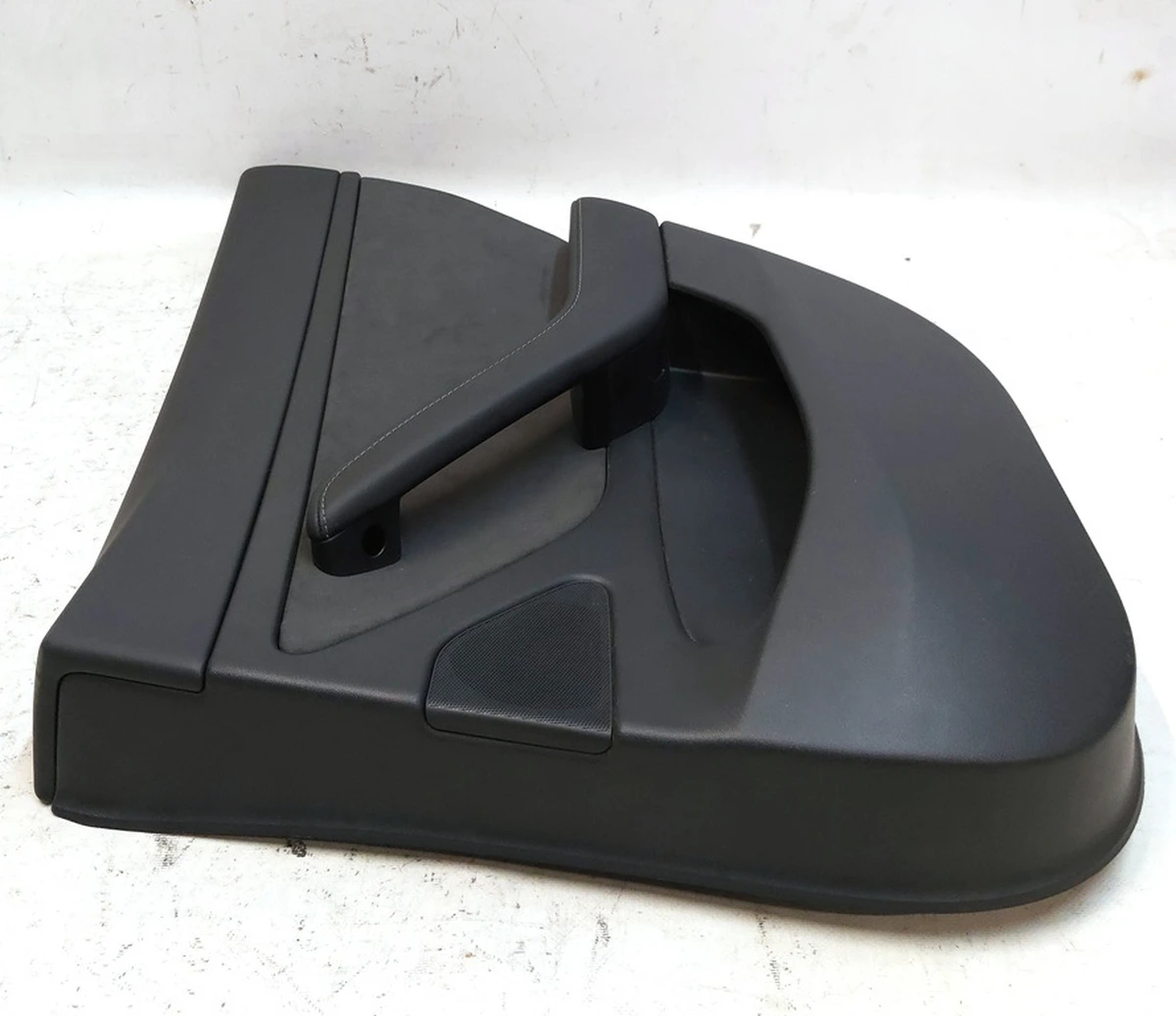 11 Карта дверей задніх правих PREM BLACK (обшивка верх м'який низ пластик) c блоком склопід.(матовий) Tesla model 3 1514771-23-B.