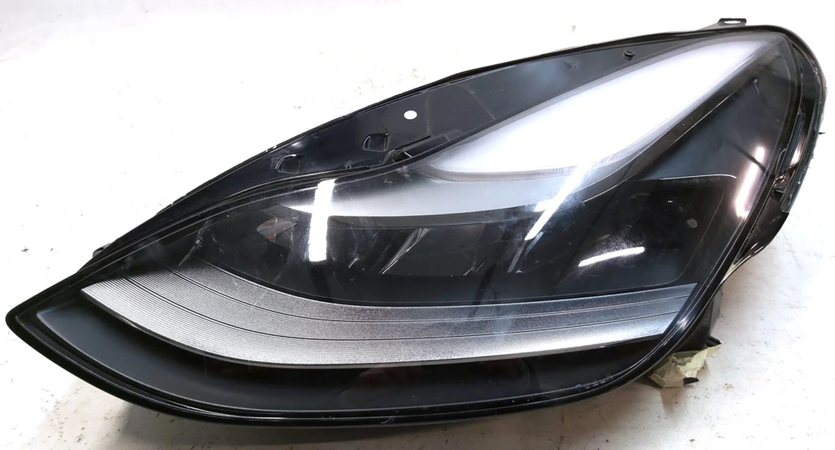 Фара головна ліва UP LEVEL GLOBAL (лінза) із пошкодженням Tesla model 3, model Y 1514952-00-E