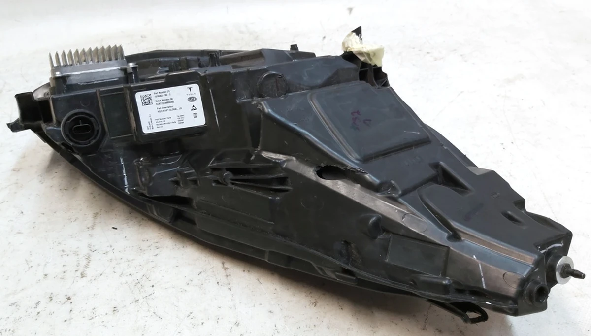 Фара головна ліва UP LEVEL GLOBAL (лінза) із пошкодженням Tesla model 3, model Y 1514952-00-E