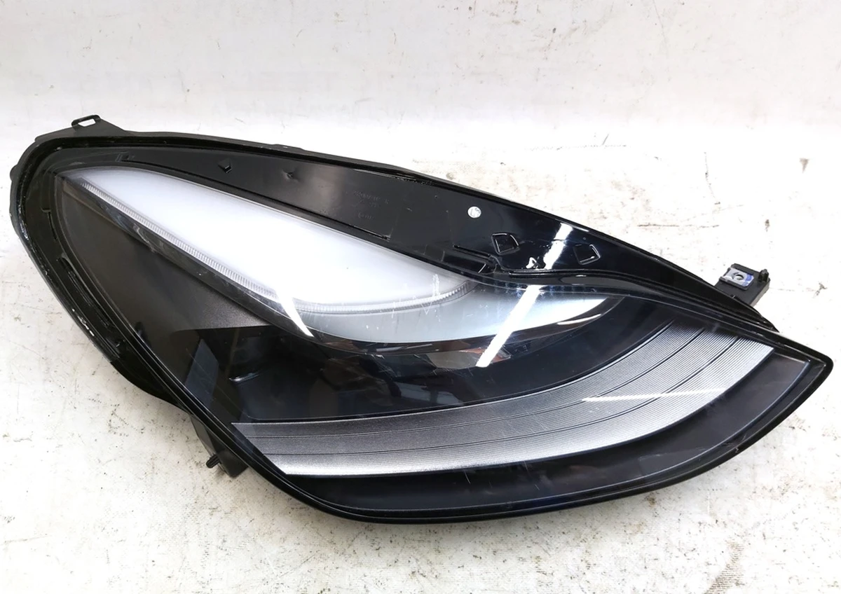 2 HD/LP ASY, SAE UP-LEVEL, RH scratches on the glass, works only turning Tesla Model 3, Model Y 1514953-00-C