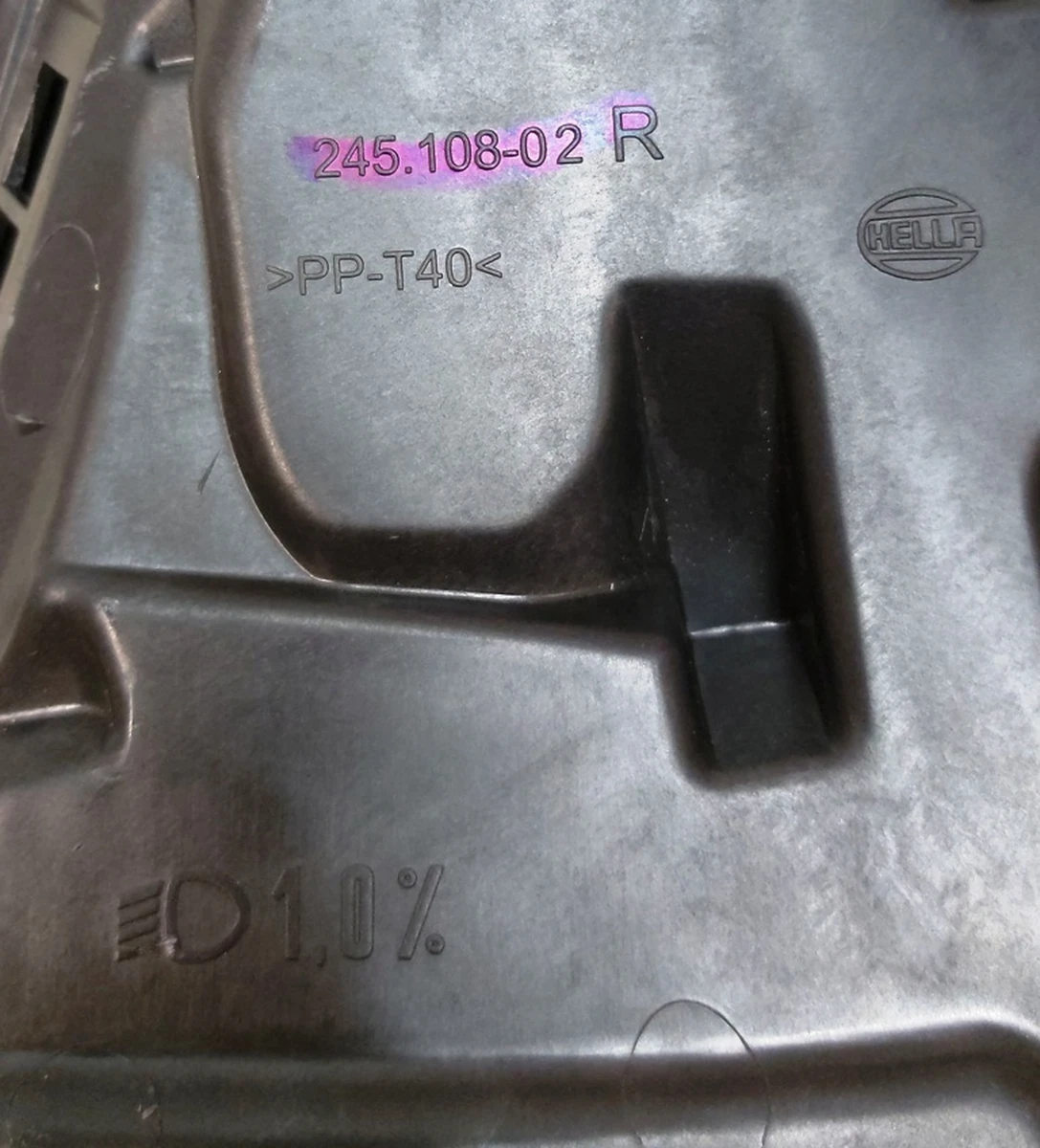 2 Фара главная правая UP LEVEL (USA) с повреждением, не работает Tesla Model 3, Model Y 1514953-00-C